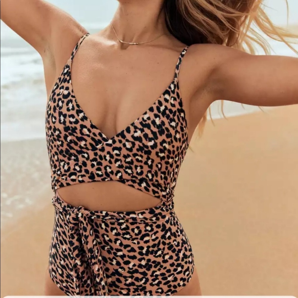 Aerie Wrap Swimsuit NWT size M
